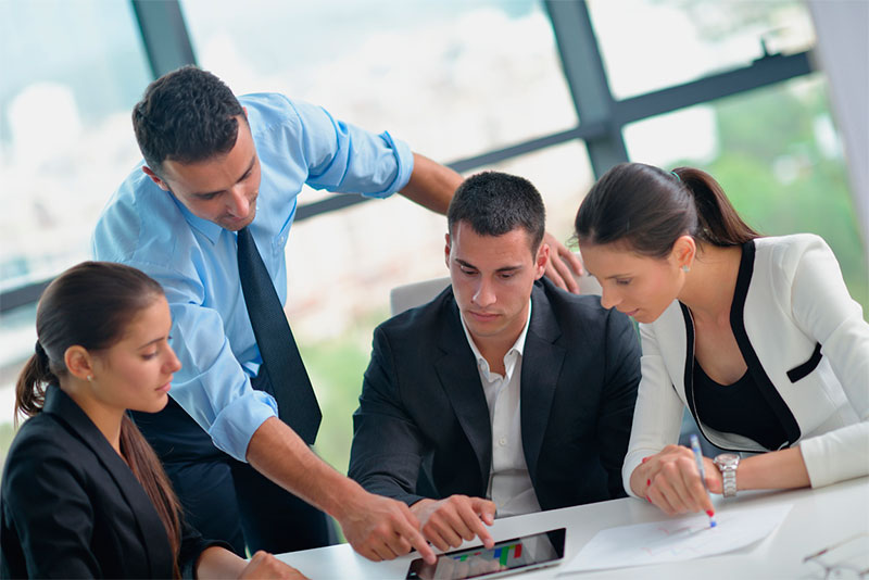 Having a professional greeting can have a significant impact on your sales for several reasons: